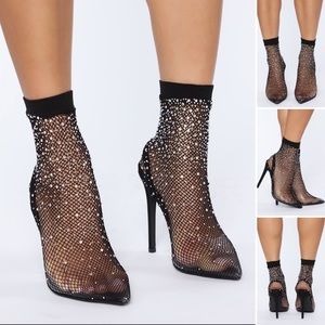 Rhinestones Fishnet Pump